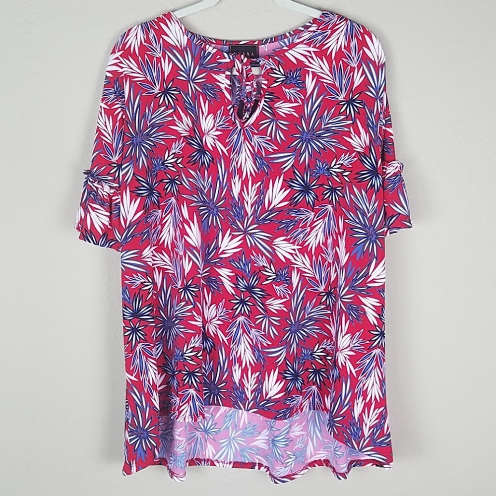 Amana top with short Bell sleeve Keyhole front